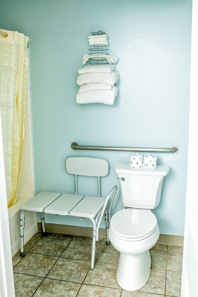 Captain Quarters Motel - photo 21