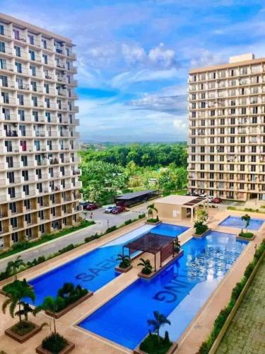 Cozy Studio with Balcony and Pool View in Lapu-Lapu City, Philippines