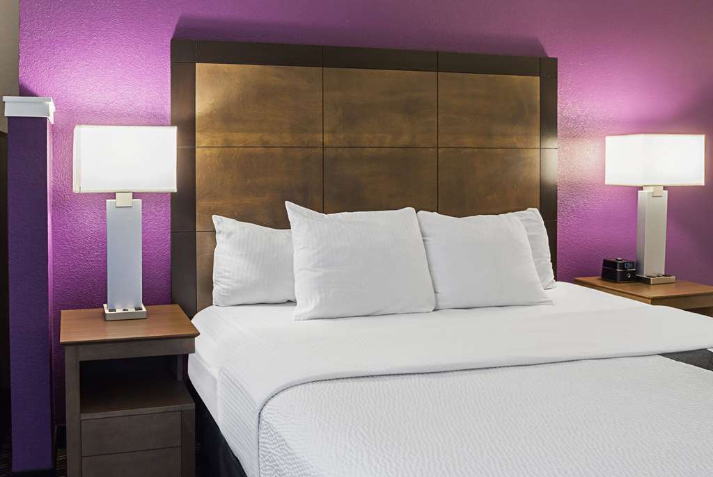 La Quinta Inn & Suites by Wyndham Rancho Cordova Sacramento - photo 13