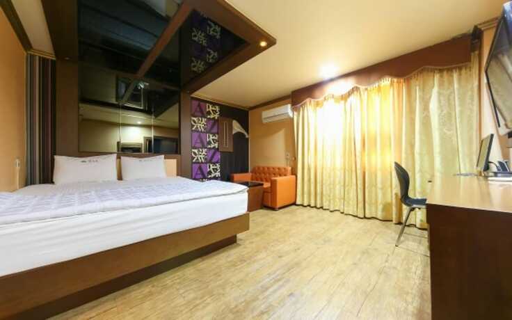 Changwon Jinhae King - carbon neutral hotel in Changwon