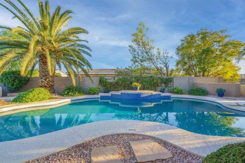 Luxe Pool BBQ & Backyard Paradise - carbon neutral hotel in Goodyear