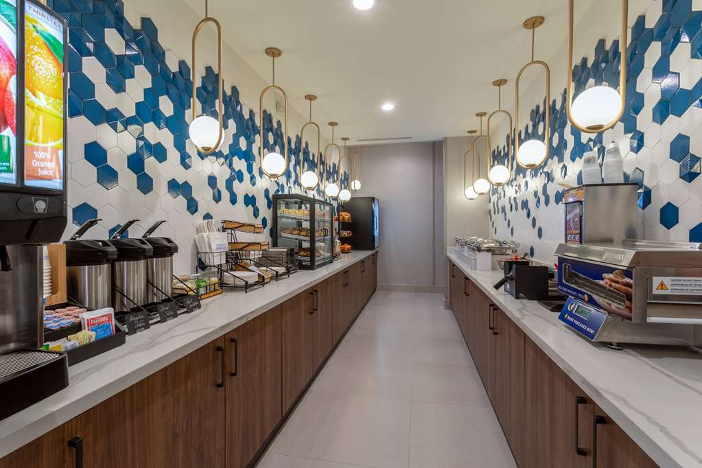 La Quinta Inn & Suites by Wyndham Galt Lodi North - photo 8