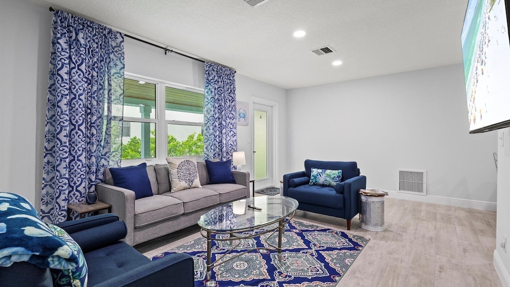 Ocean Drive Villas Unit A — 4-Star Luxury Hotel in Fort Pierce, United States