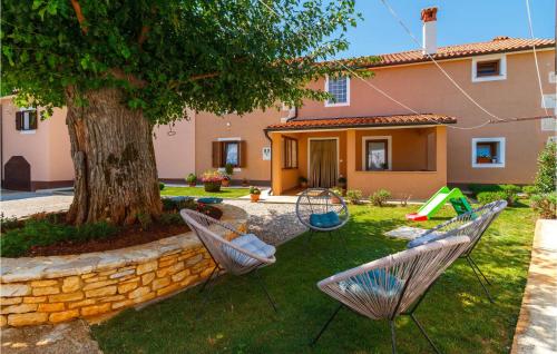 3 Bedroom Cozy Home In Svetvincenat — 4-Star Luxury Hotel in Svetvincenat, Croatia