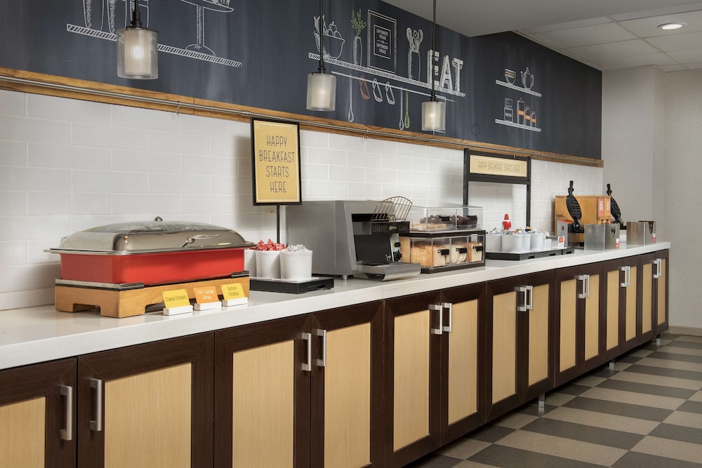 Hampton Inn Pittsburgh Monroeville - photo 18