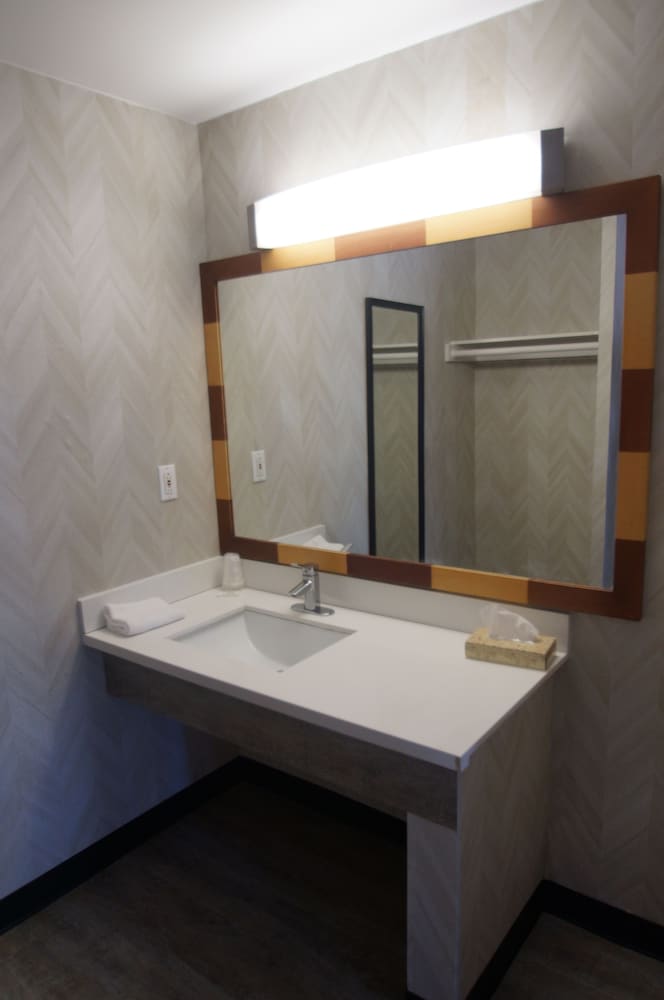 Civic Center Inn Santa Ana - photo 13
