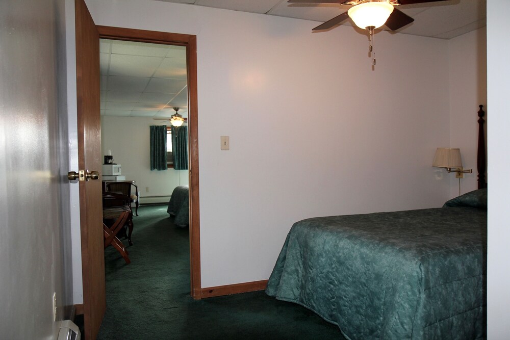 Sara Placid Inn & Suites - photo 27