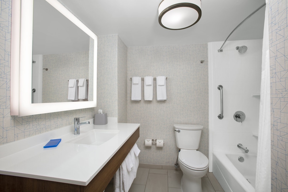 Holiday Inn Express Charleston Civic Center by IHG - photo 14