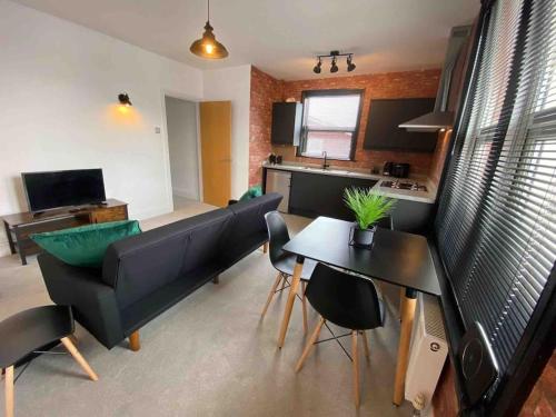 1 Bed Flat With Parking Near Town Centre — 4-Star Luxury Hotel in Emsworth, United Kingdom