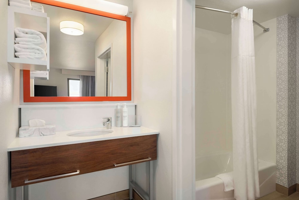 Hampton Inn & Suites San Marcos - photo 18