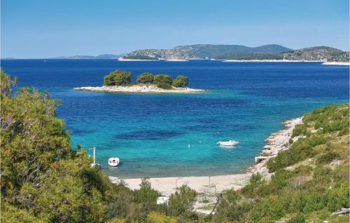 Five Bedroom Holiday Home Primosten With Sea View 06 — 4-Star Luxury Hotel in Primosten, Croatia