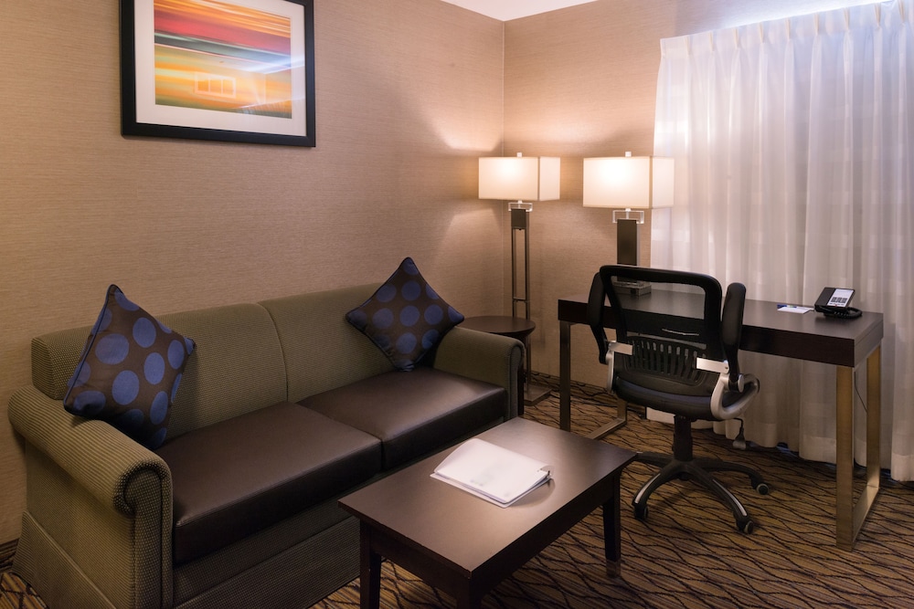 Holiday Inn Express & Suites Pasadena Los Angeles by IHG - photo 29