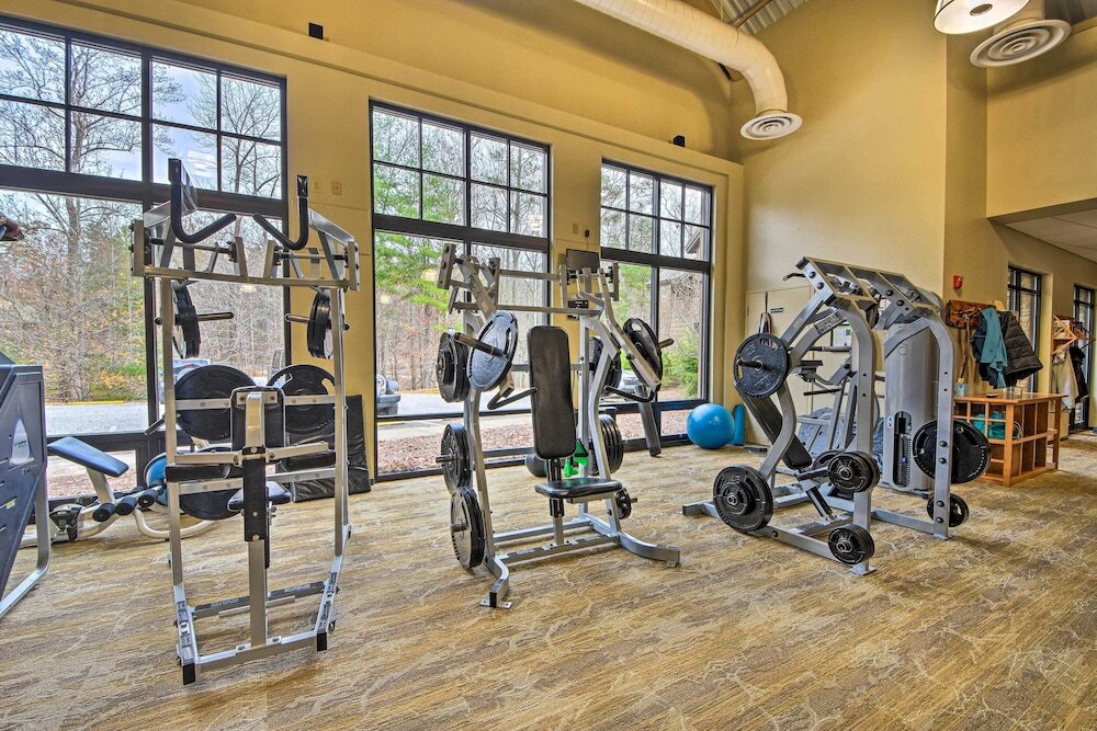 Big Canoe Mountain Resort Cabin w Pool Access - photo 16