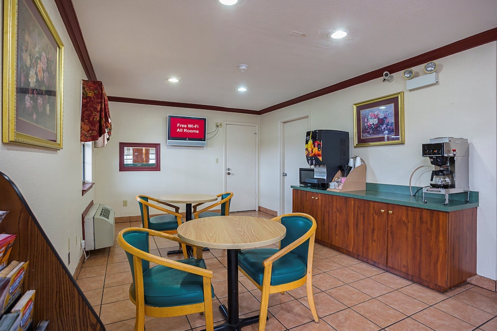 Red Roof Inn West Memphis AR - photo 27