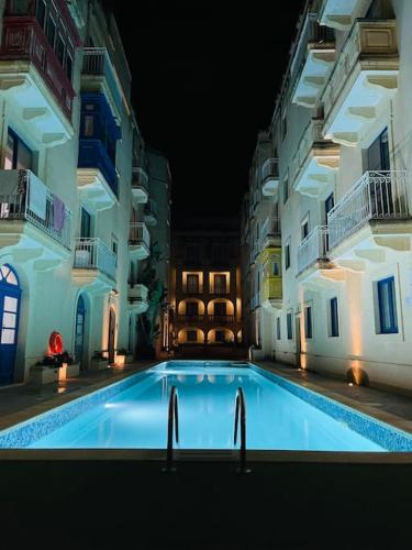 Apartment with pool — 4-Star Luxury Hotel in Mgarr, Malta