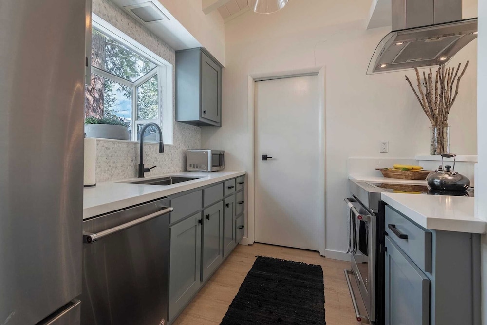 Tahoe Dreamin by Avantstay Central Location - photo 16