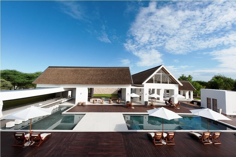 Emanya at Etosha Game Lodge — 4-Star Luxury Hotel in Tsumeb, Namibia