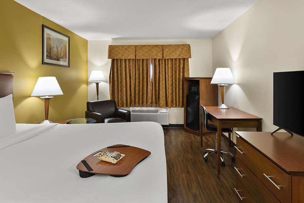 Best Western Lakewood Inn - photo 14