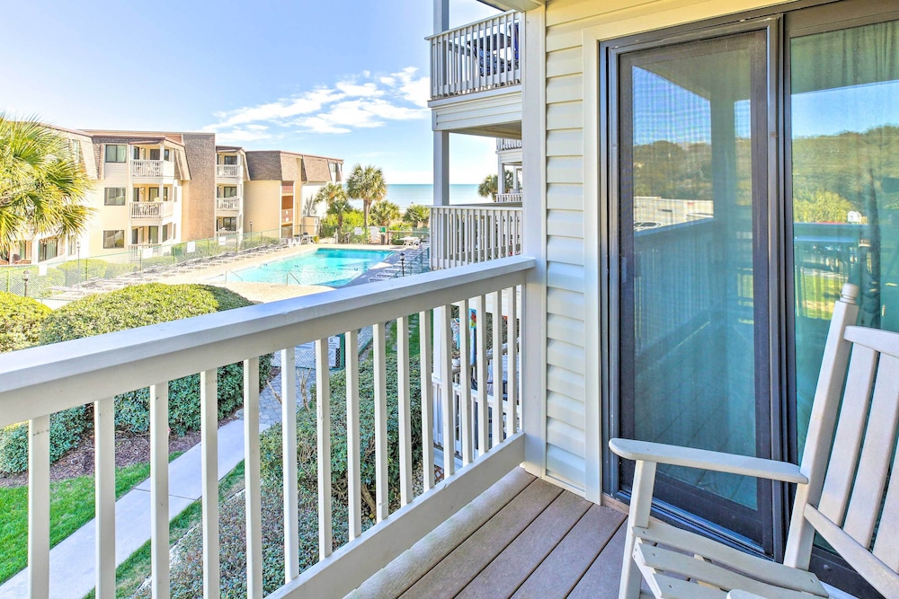Walk to Ocean Myrtle Beach Family Escape with Pool — 4-Star Luxury Hotel in Myrtle Beach, United States