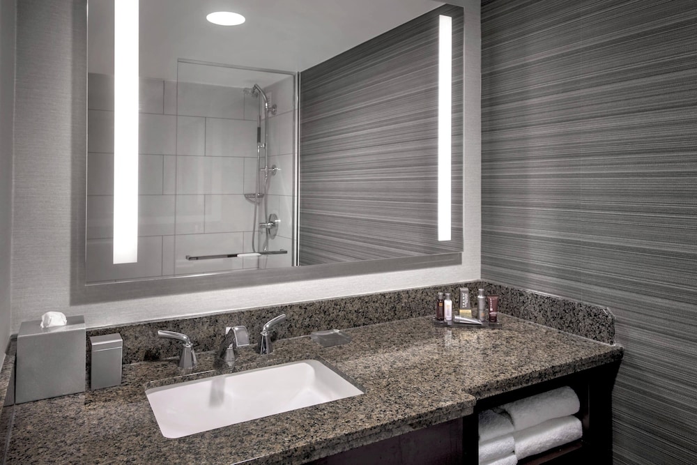 Newark Liberty International Airport Marriott - photo 20