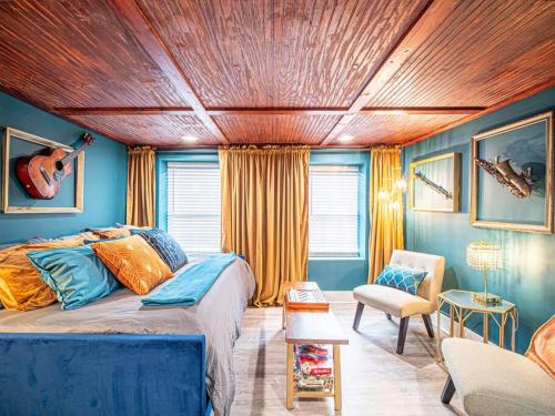Rhythmic Escape — 4-Star Luxury Hotel in Marietta, United States