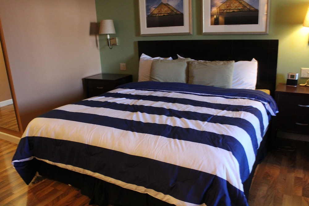 Bellevue Hotel & Suites - photo 19