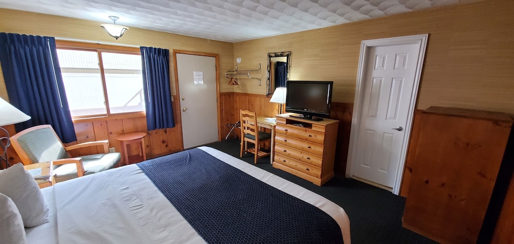 The Lake Motel - photo 30