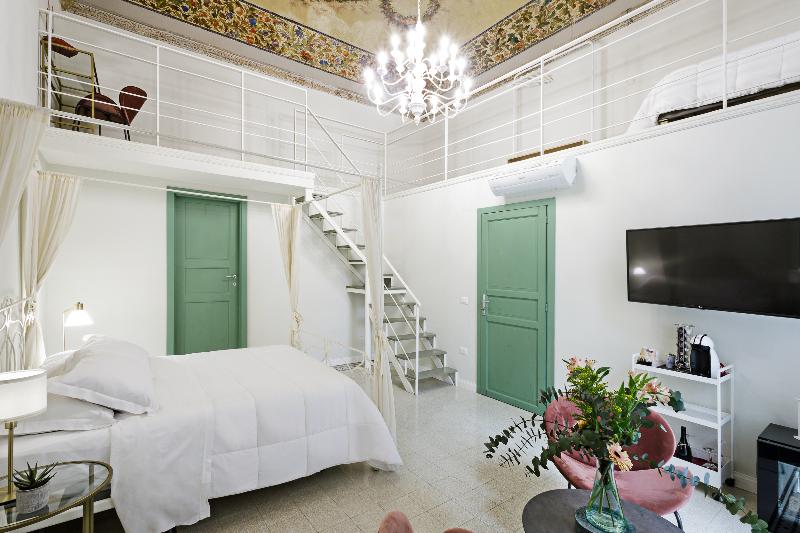 Palà Suites - carbon neutral hotel in Naples