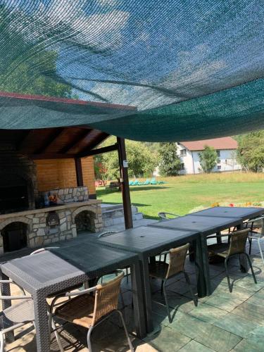 La Remus 2 — 4-Star Luxury Hotel in Moieciu De Jos, Romania