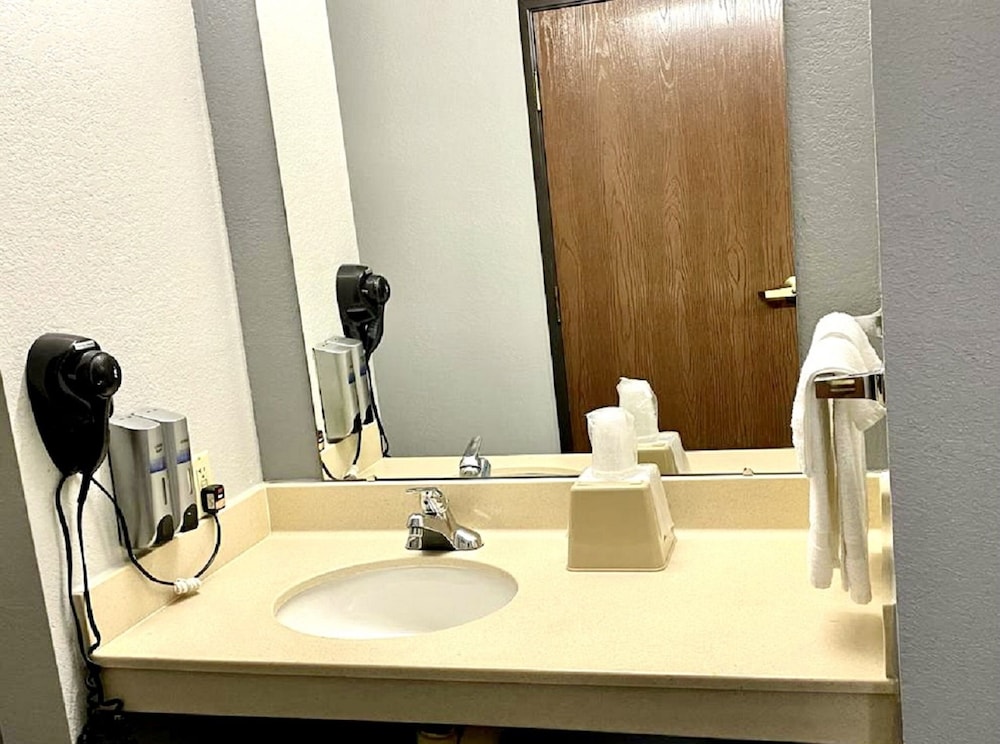 Star City Inn & Suites - photo 8