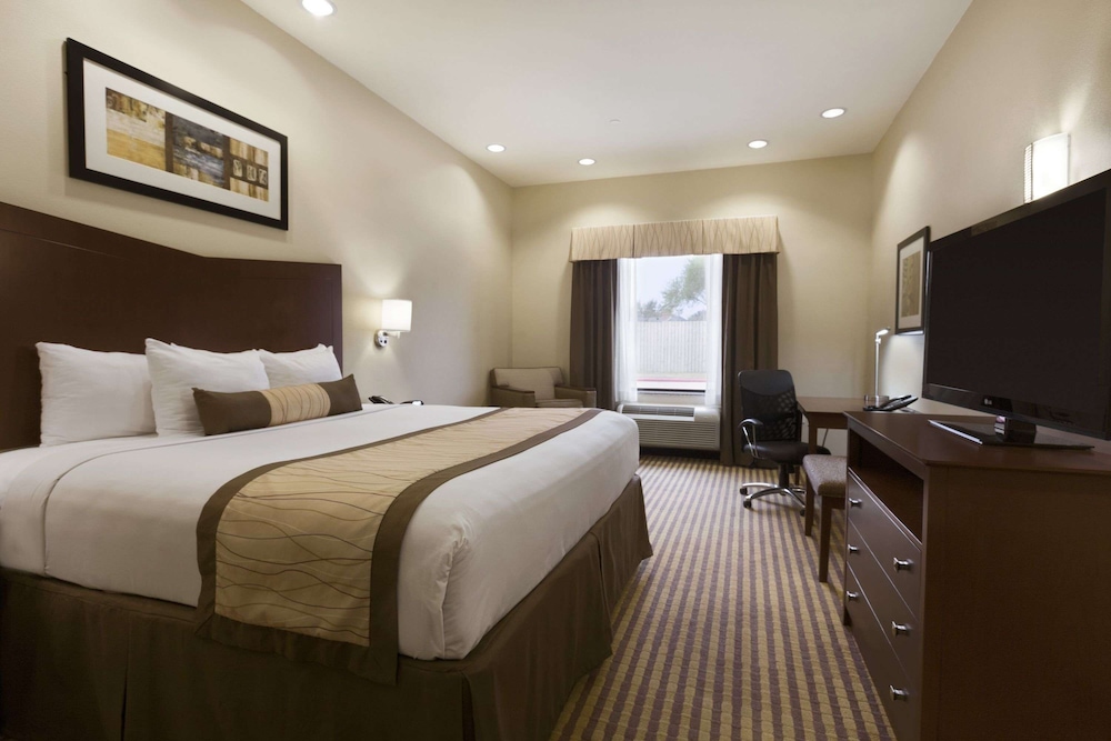 Baymont by Wyndham Victoria - photo 9