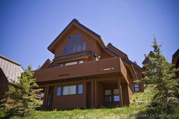 Arrowhead Condominiums by Resort Property Management in Big Sky, United States