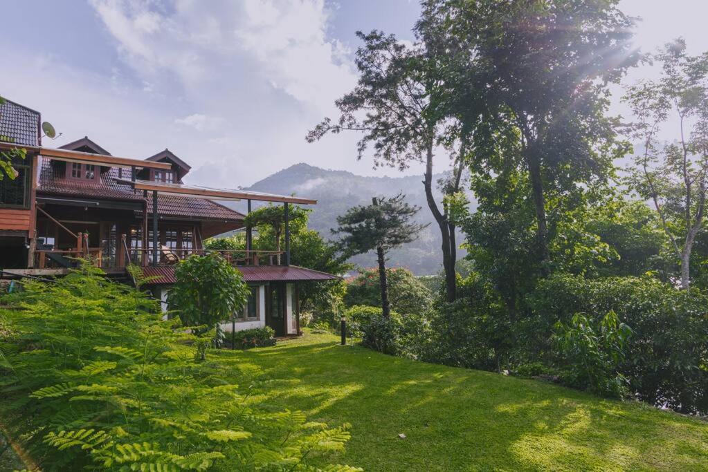 Muangkham Cabin — 4-Star Luxury Hotel in Chiang Mai, Thailand