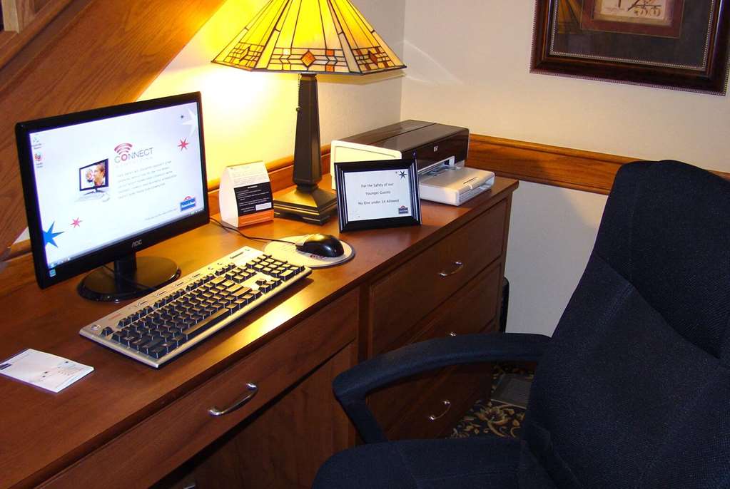 AmericInn by Wyndham Kewanee - photo 18