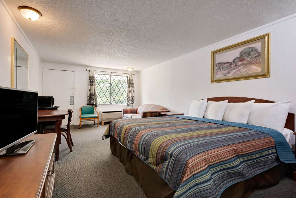 Knights Inn Cleveland Macedonia - photo 9