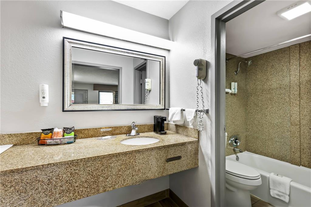 Quality Inn Bowling Green South - photo 18