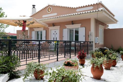 Chrysanthi's House — 4-Star Luxury Hotel in Agios Kirykos, Greece