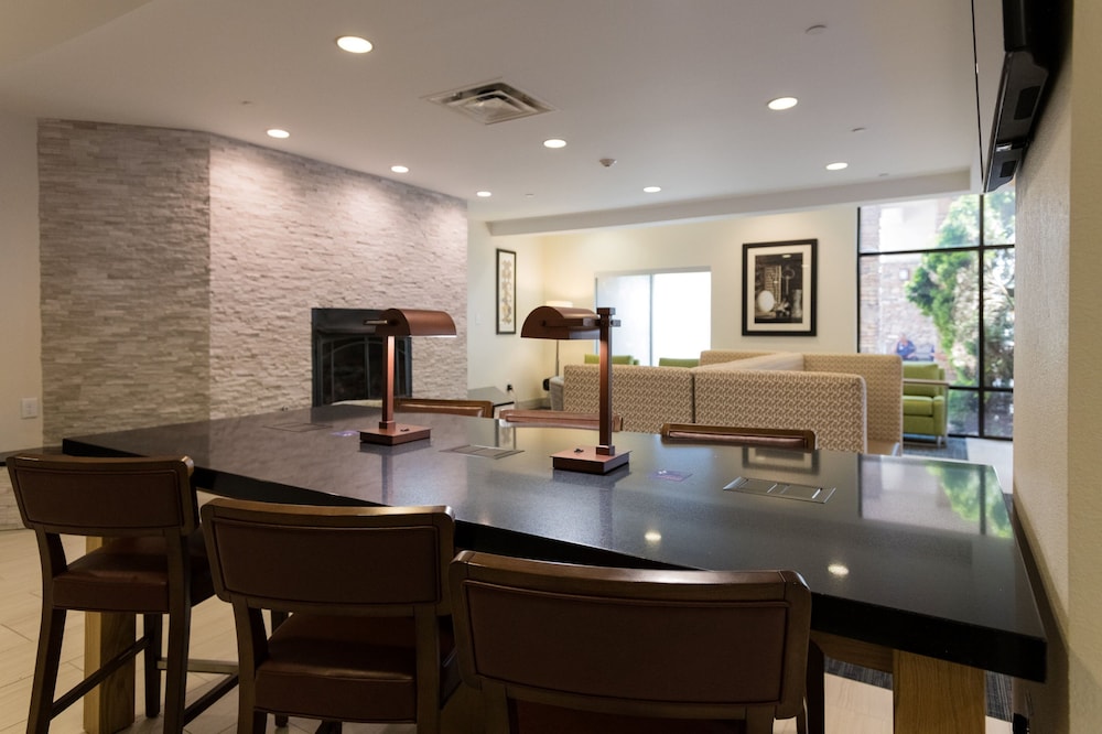 Holiday Inn Express Suites Lexington NwVineyard - photo 49