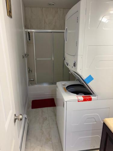 Bachelor and Double room in Bedford Halifax in Halifax, Canada