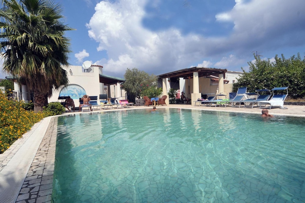 Aura Hotel - carbon neutral hotel in Lipari