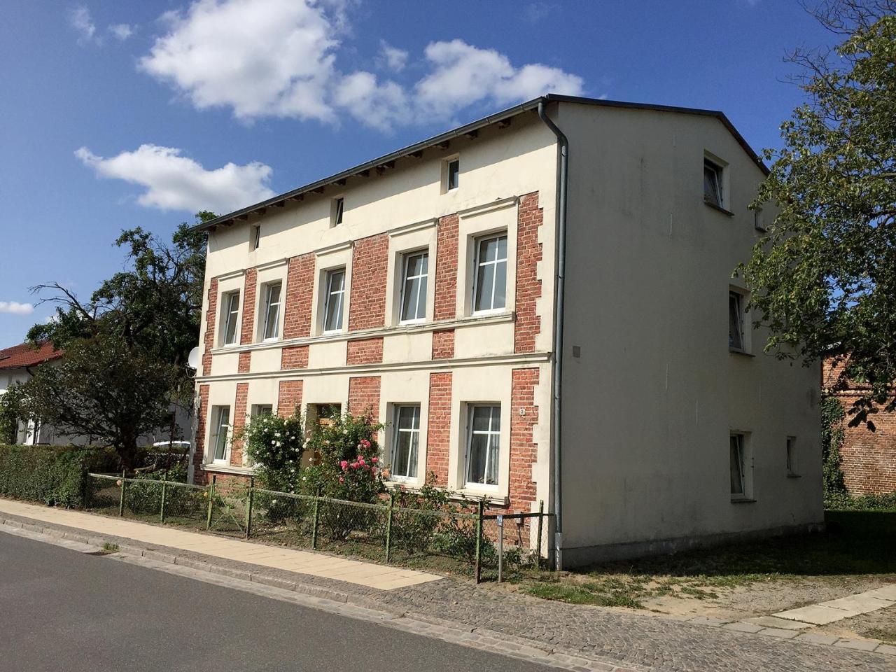 Ferienwohnung Marta — 4-Star Luxury Hotel in Altefaehr, Germany