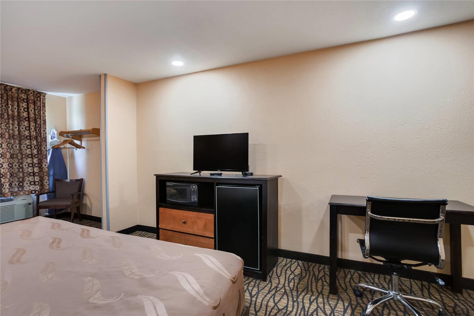 Quality Inn Lees Summit Kansas City - photo 21