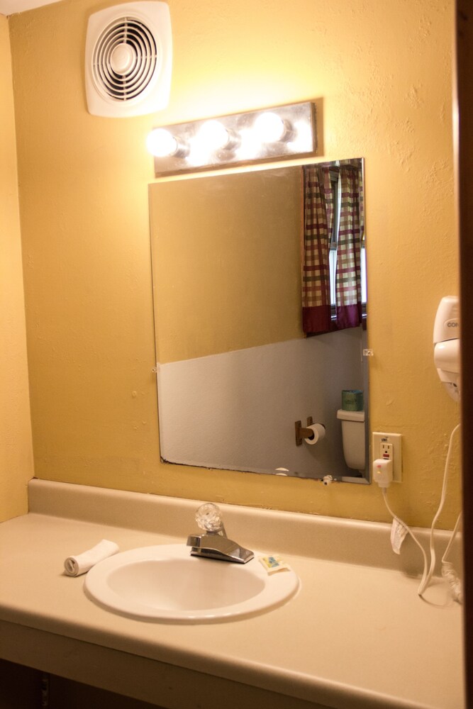 Fran Cove Motel - photo 21