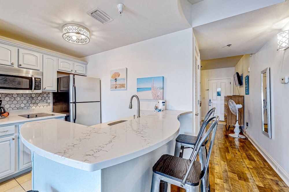 Carillon Beach Inn - photo 8