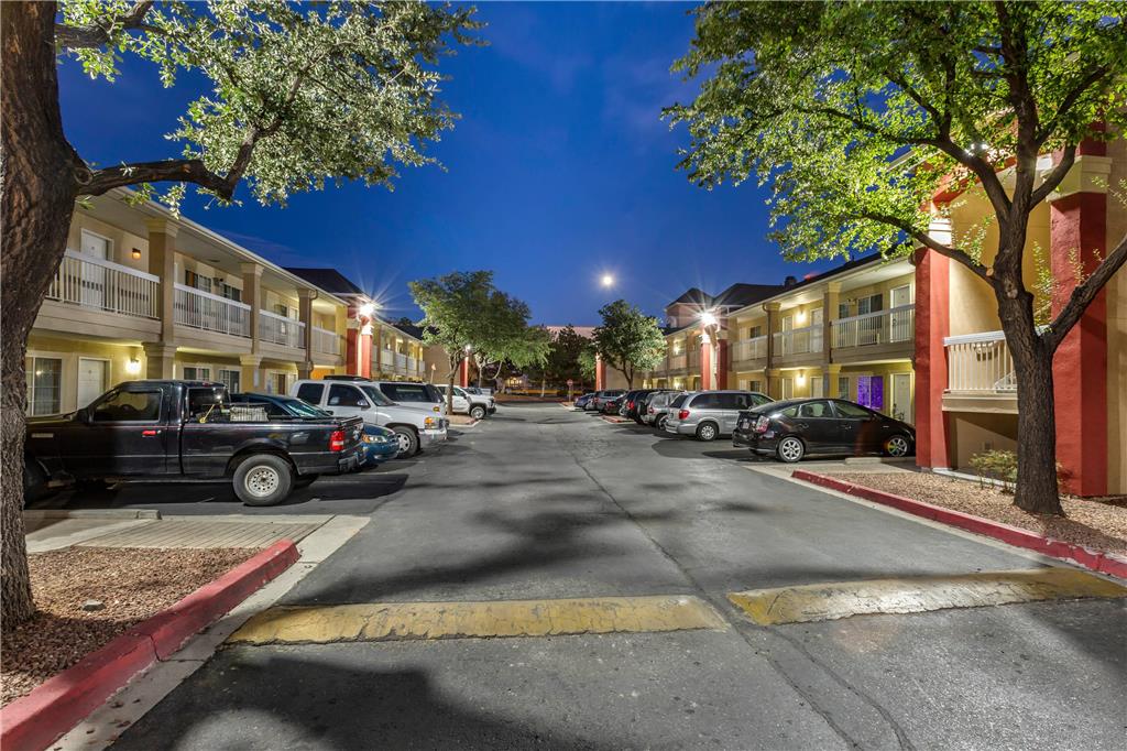 Suburban Studios Albuquerque Uptown - photo 7