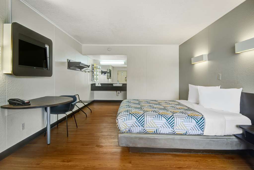 Motel 6 Lima OH - photo 10