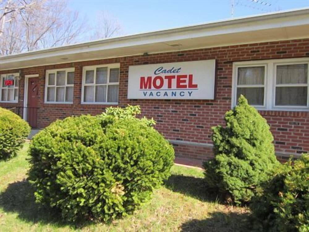 Cadet Motel - photo 48