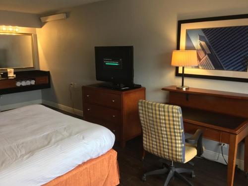 Extenda Suites Mobile North - photo 12