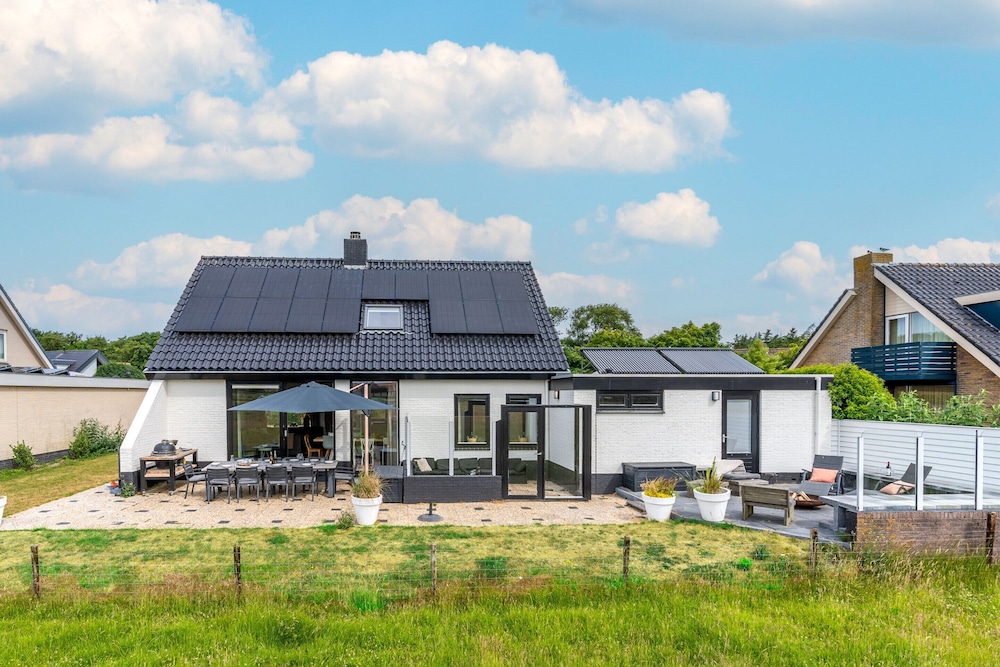 Orchismient 17 — 4-Star Luxury Hotel in De Koog, Netherlands