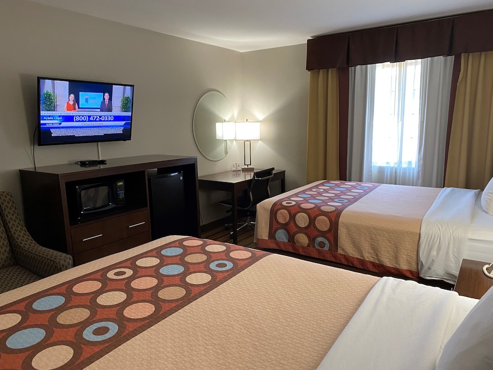 Super 8 by Wyndham Claremore OK - photo 12